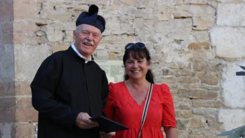 Antoine et Madame le Maire