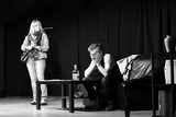 Une Dame de Trop Dans Son Jeu