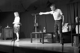 Une Dame de Trop Dans Son Jeu